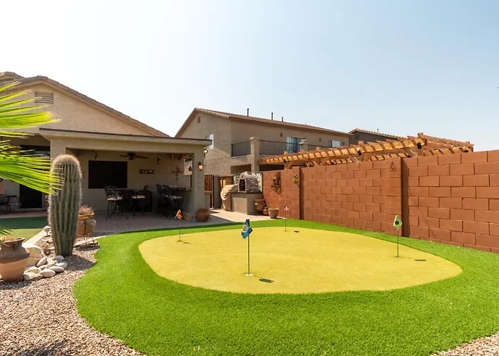 Oasis With Pool, Putting & Pool Table *