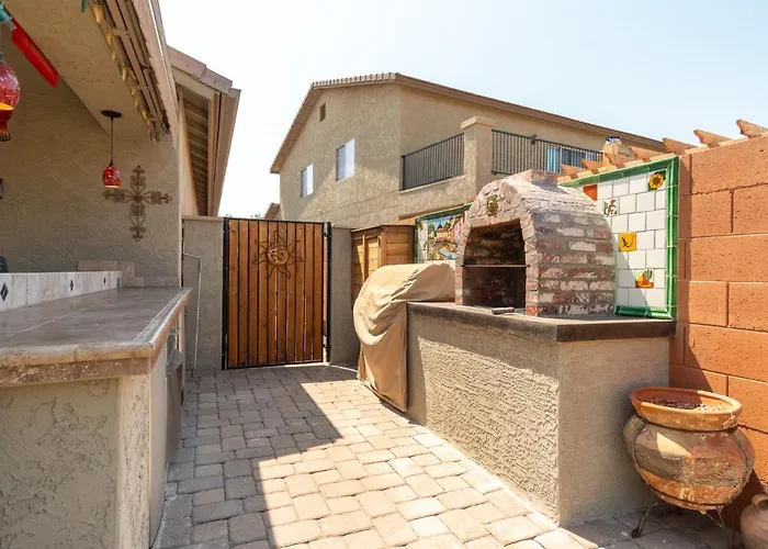 Oasis With Pool, Putting & Pool Table