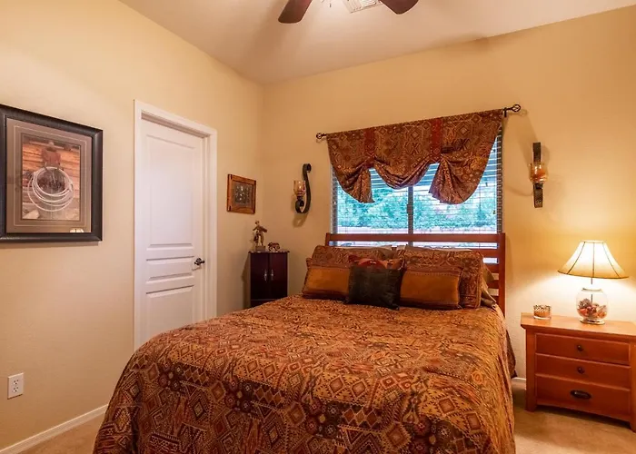 Oasis With Pool, Putting & Pool Table Villa