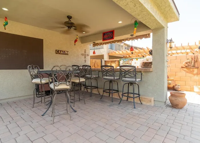 Oasis With Pool, Putting & Pool Table *