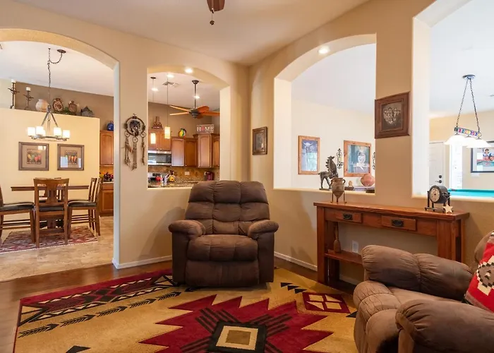 Oasis With Pool, Putting & Pool Table Villa